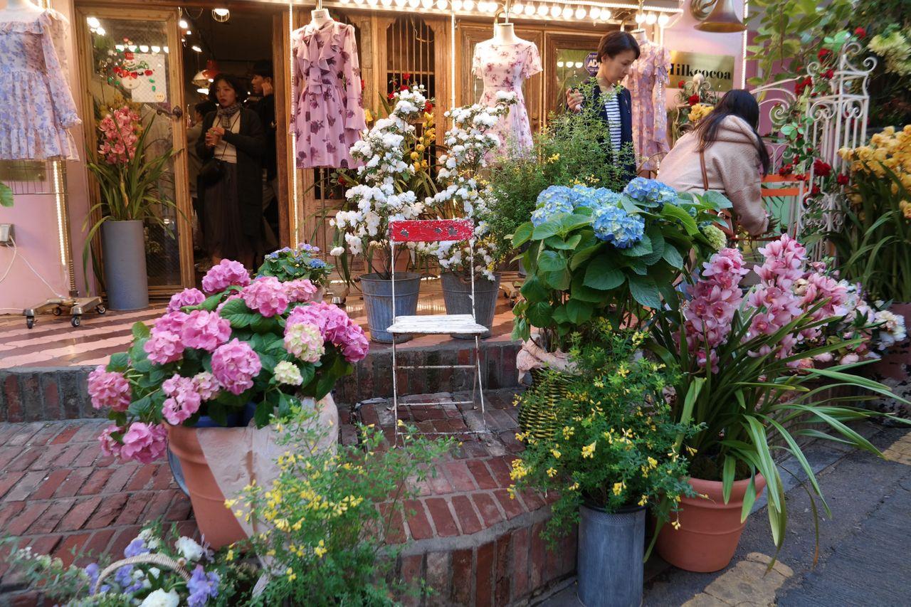 Korean Online Brands | Flagship Stores in Hongdae | Experience the famous Korean online shops at offline stores now!